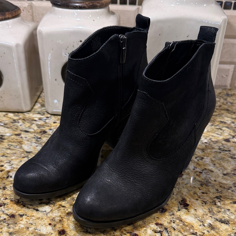Vince Camuto Hartin boots